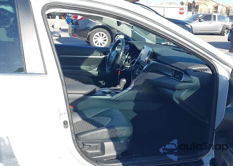 2024 Toyota Camry Se z USA, uszkodzony, nr VIN 4T1G11AK0RU207765